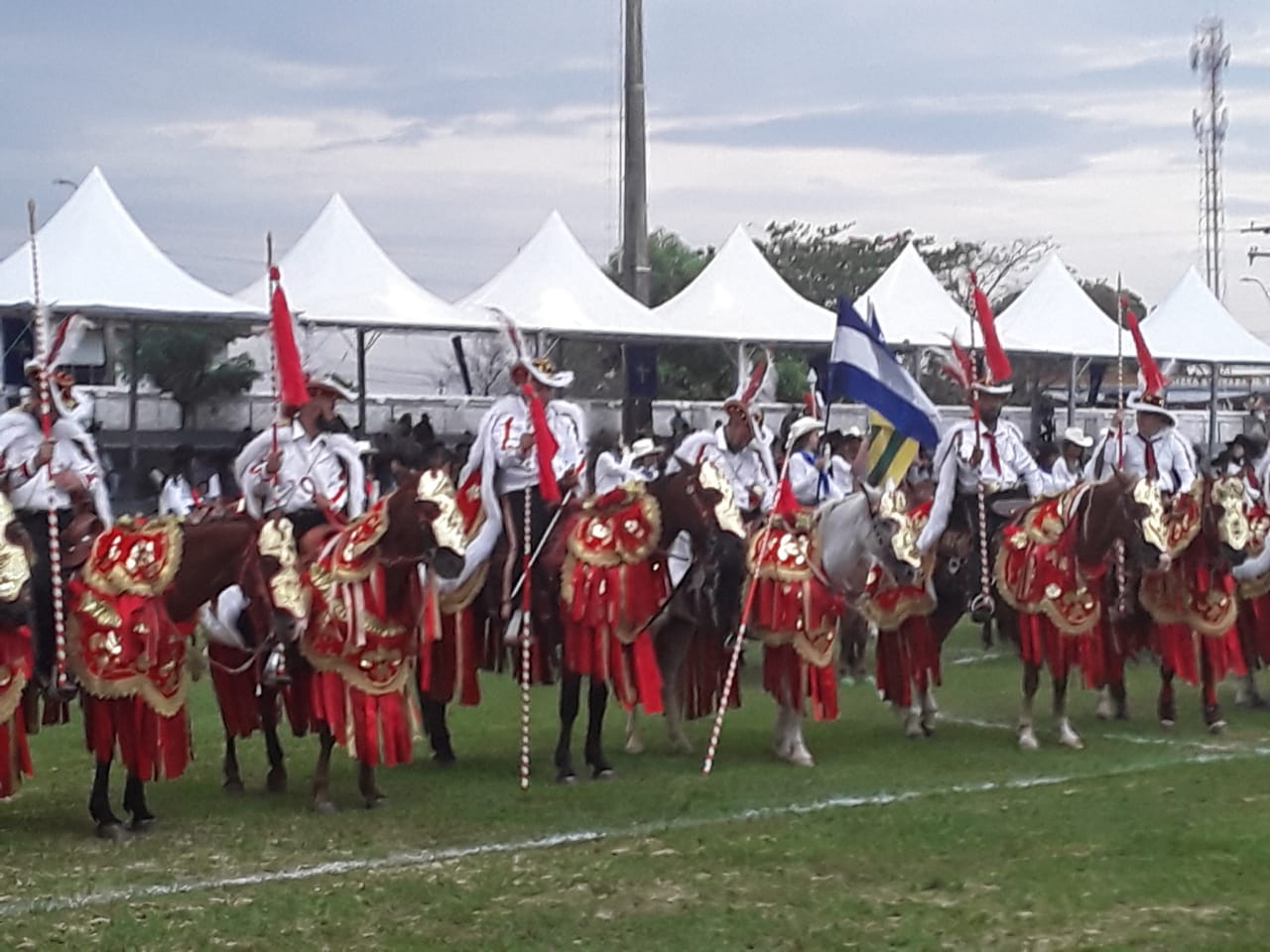 AS CAVALHADAS ( CIDADE DE GOIÁS )